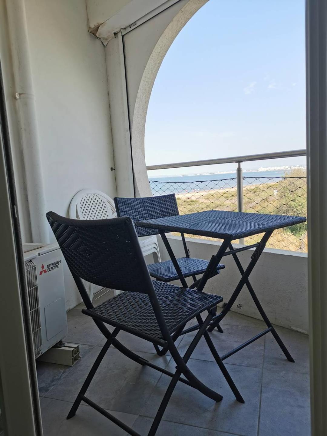 As18656 - Grand Studio Vue Mer, Direct Sur Plage Avec Parking Prive Le Grau-du-Roi Exteriör bild